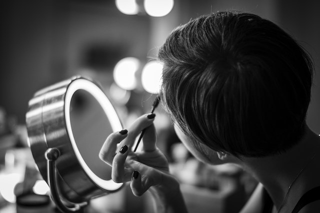 De loeplamp: Een nieuwe must-have toevoeging aan jouw make-up tools